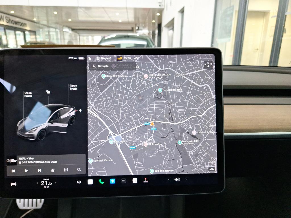 TESLA MODEL 3 12/2021