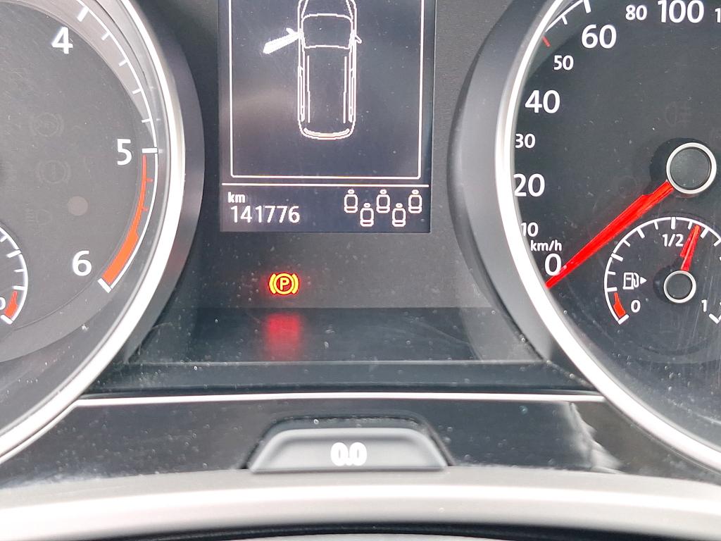VOLKSWAGEN TOURAN 02/2021