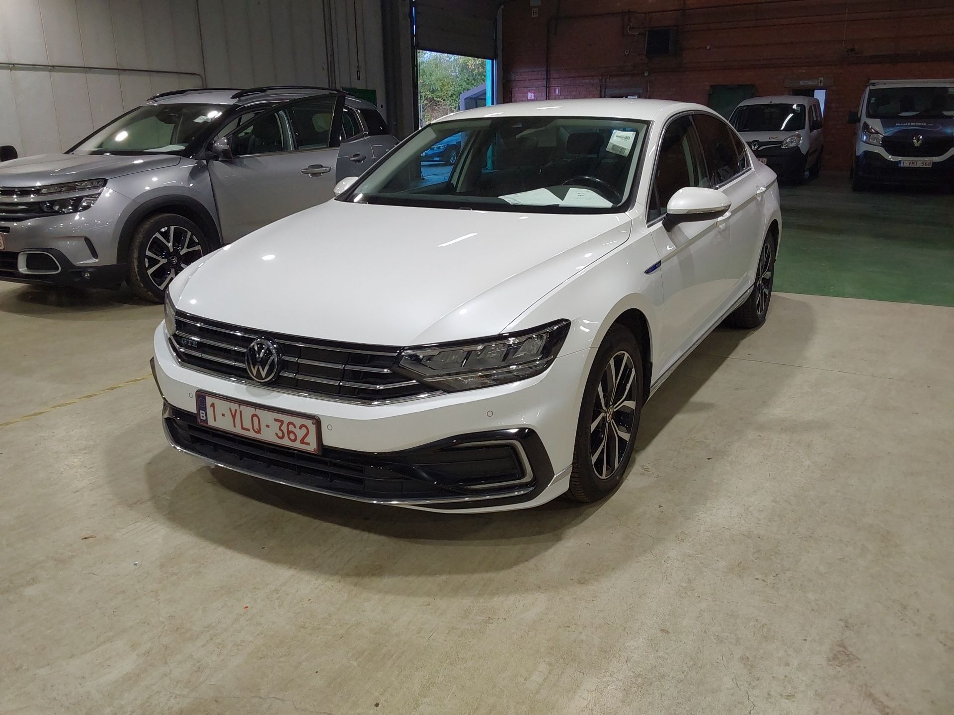 VOLKSWAGEN PASSAT 10/2020