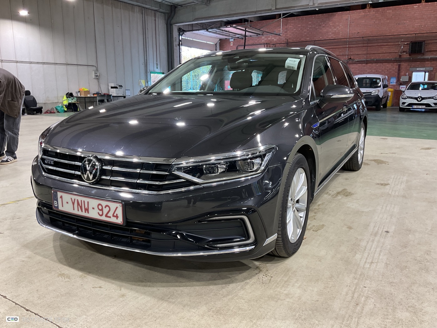 VOLKSWAGEN PASSAT 10/2020