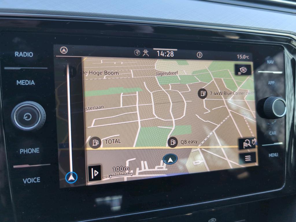 VOLKSWAGEN PASSAT 02/2022